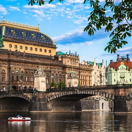 Elegant In Historical Center